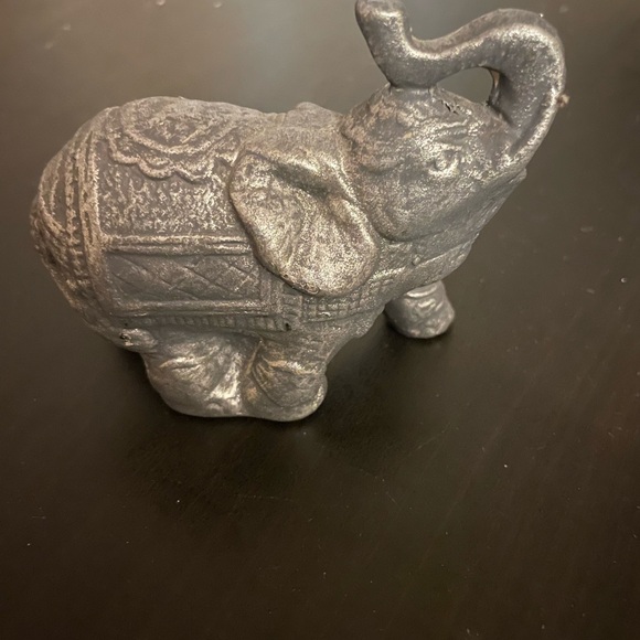 Lovely little silver colored elephant - Picture 4 of 6
